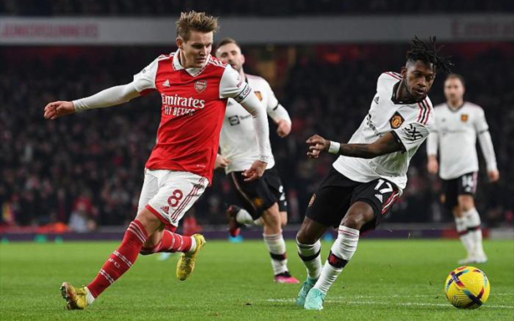 史诗对决！英超上演极限翻盘的简单介绍