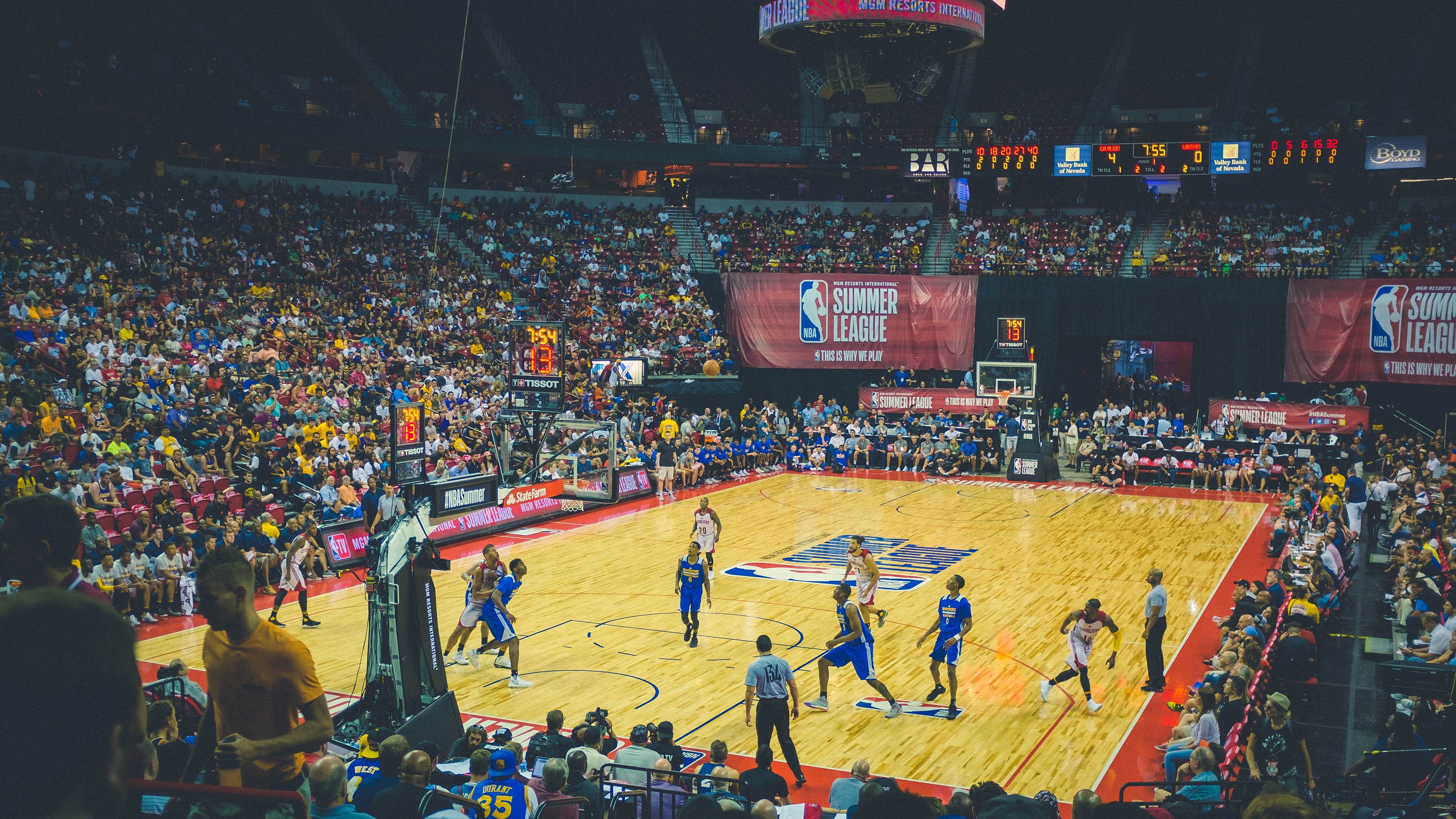 开云体育登录-巨人之墙，戈贝尔如何用无形之手扼住黄蜂咽喉