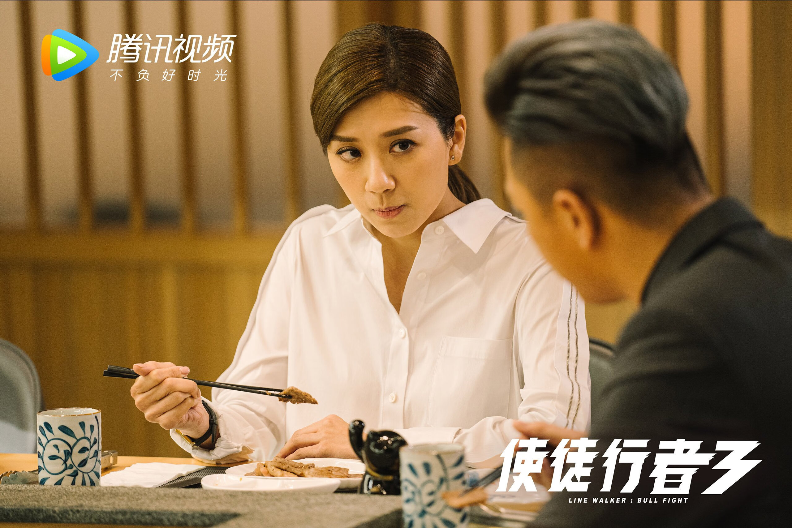 开云体育在线-篮球宇宙的并行叙事，狼群的耐心撕咬与巨星的秒针舞蹈